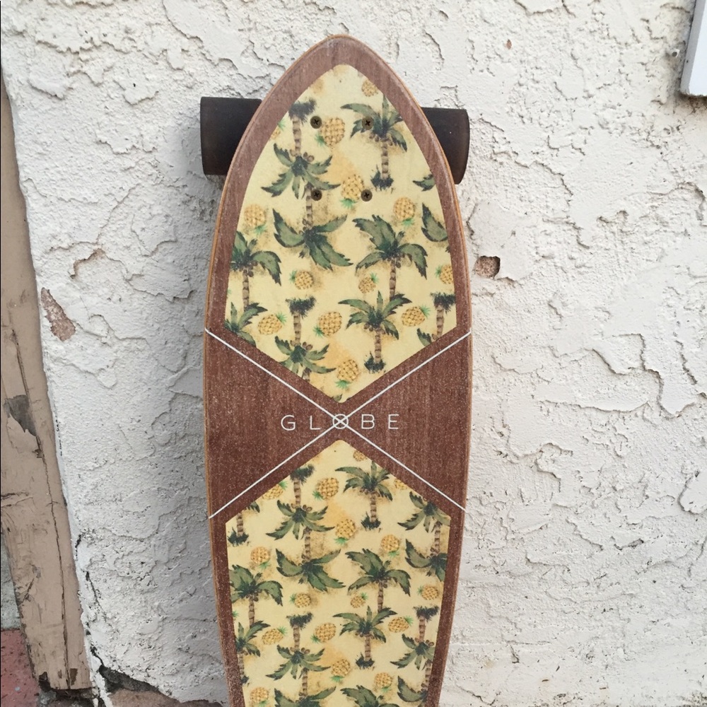 Fish Tail skateboard